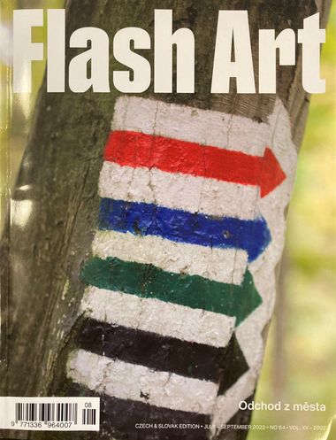 Flash Art review: Únik z každodennosti běžných výstav
